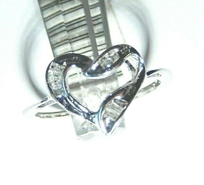 *NWT* 10K White Gold Baguette Diamond Heart Ring Size 7.75