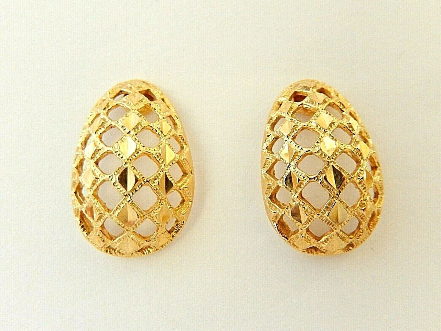 14K Yellow Gold Solid Cast Filigree Diamond Cut Post Earrings  3/4" x 1/2"