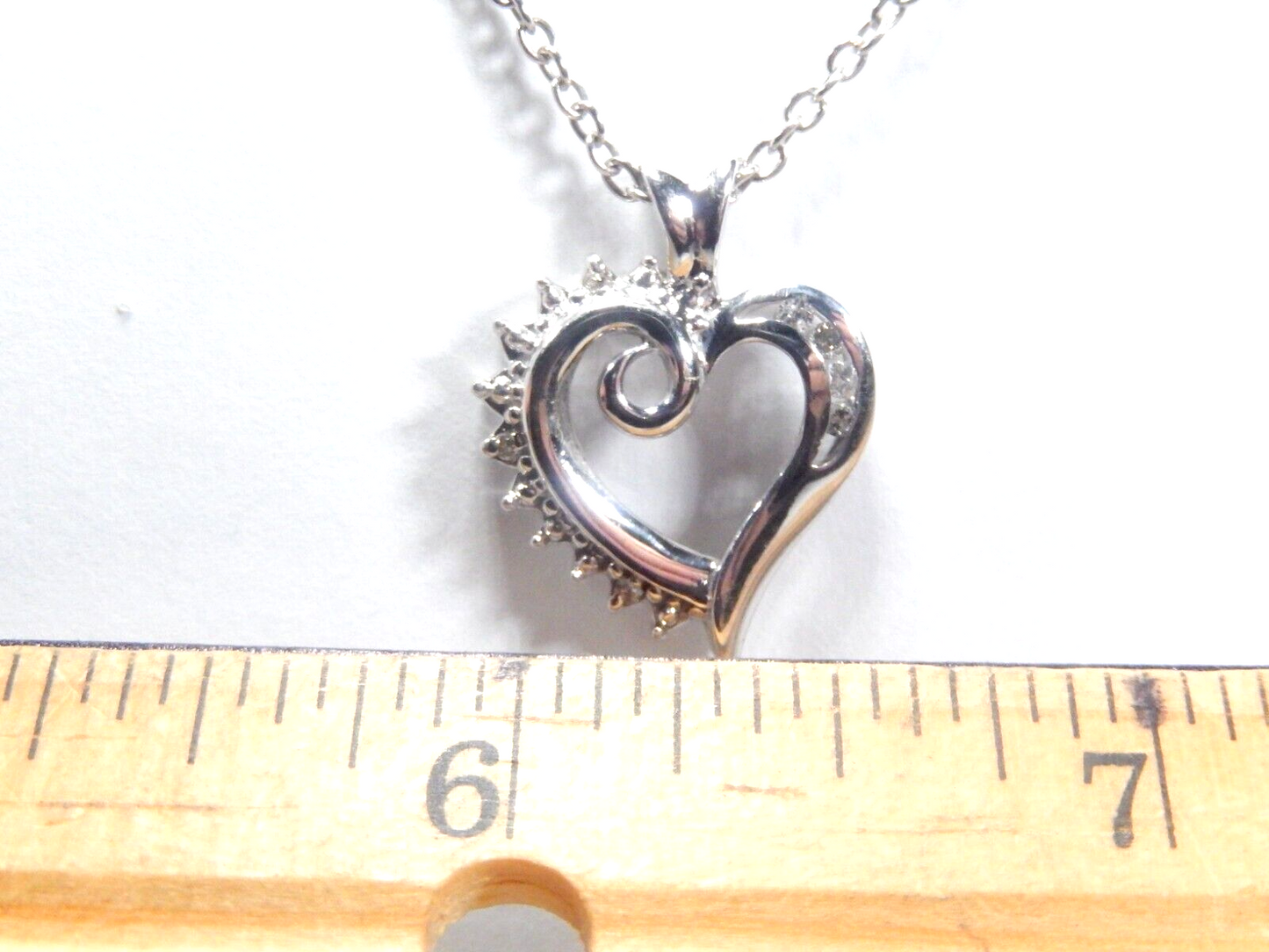*VINTAGE*  10K White Gold 7 Diamond Heart Pendant  with 18" Chain