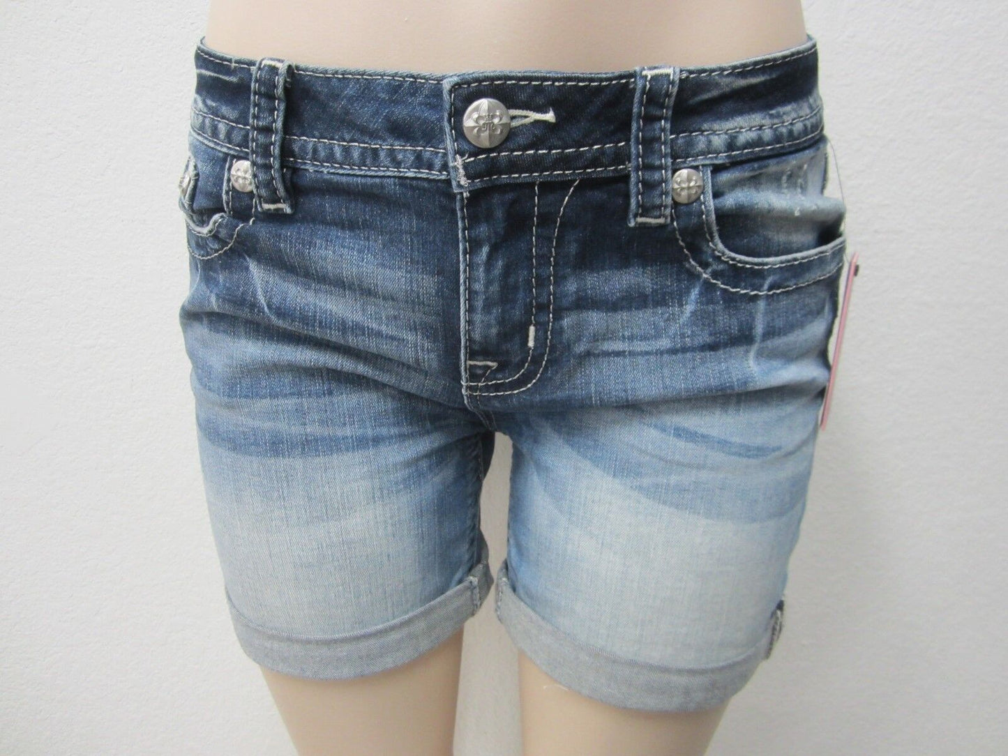 NWT Women's Miss Me Mid Shorts Cuffed Pearl & Crystal WingsBLING M3198D Sz 27x5"
