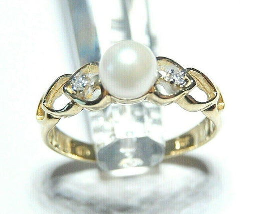 10K Yellow Gold 5mm Pearl  with Diamond Accent Ring Size 6.5