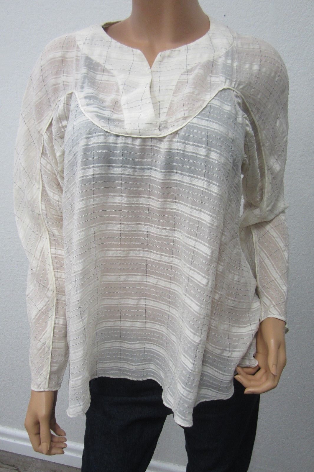 NWT BCBG Max Azria  Womens Top Very Cute Long Sleeve Size XS Cream