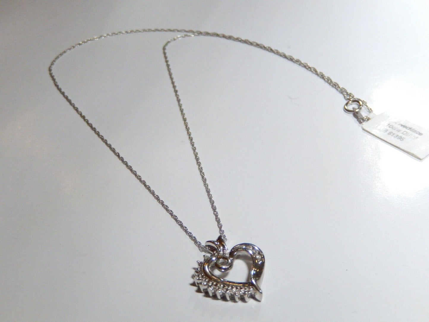 *VINTAGE*    10k White Gold 1/10 CT Diamond Heart Necklace, 18 inch Chain