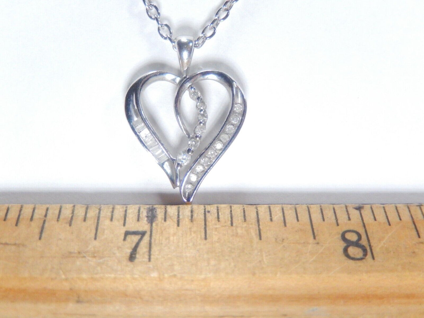 *VINTAGE* 10K White Gold Heart Pendant Baguettes and Round Diamonds 18" Chain