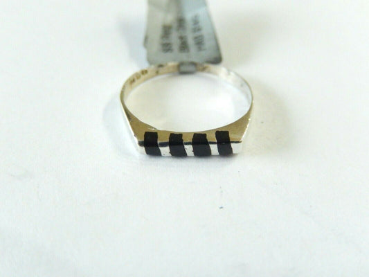 *VINTAGE*  925 Sterling Silver  Black Onyx  Ring Size 6