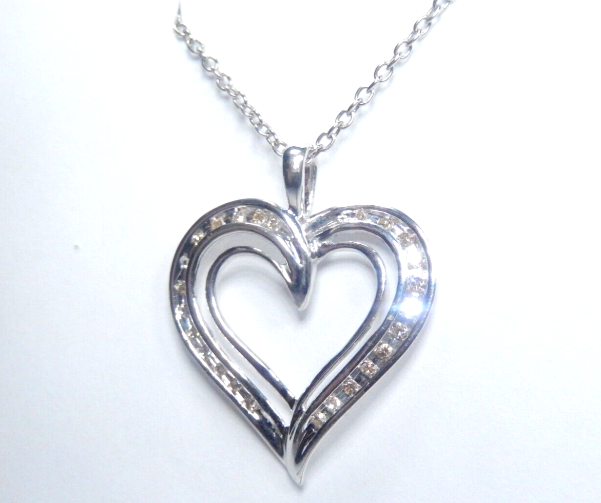 10K White Gold .25 tcw Diamond Large Heart Shaped Pendant w/18"chain