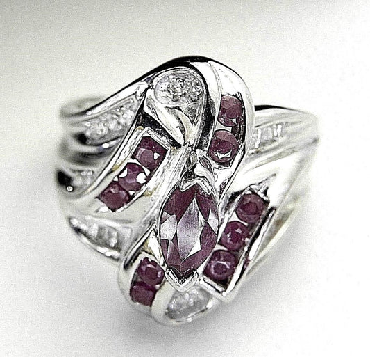 GORGEOUS 10K WHITE GOLD RING WITH 1.00 CTW NATURAL RUBY AND DIAMONDS Sz 6.5