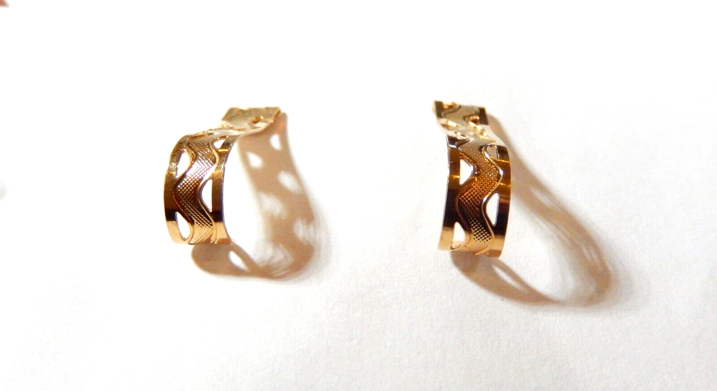 *NEW*  14K Yellow Gold Decorative J Hoop 18mm Tall Earrings