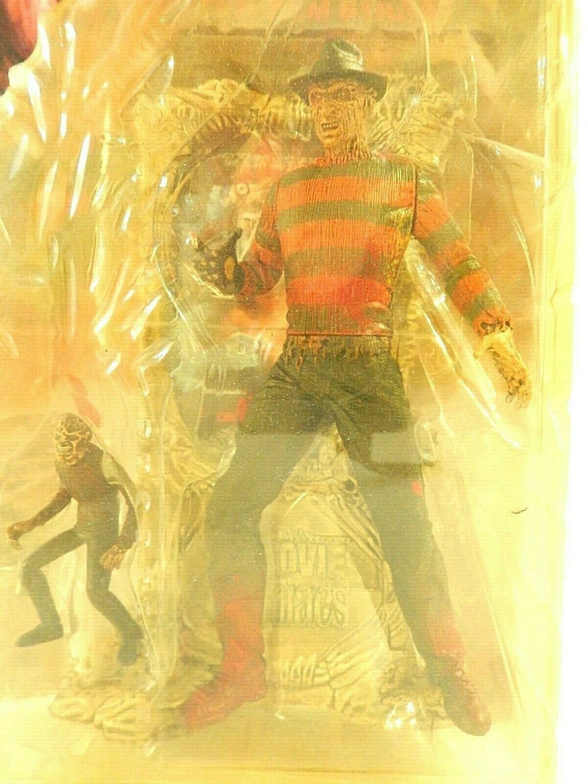 McFarlane Toys Freddy Krueger - A Nightmare on Elm Street Movie Maniacs... MOSC