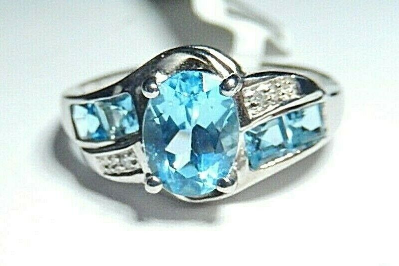 *NWT* 10K White Gold 2CT Oval Blue Topaz and Diamond Ring Size 9