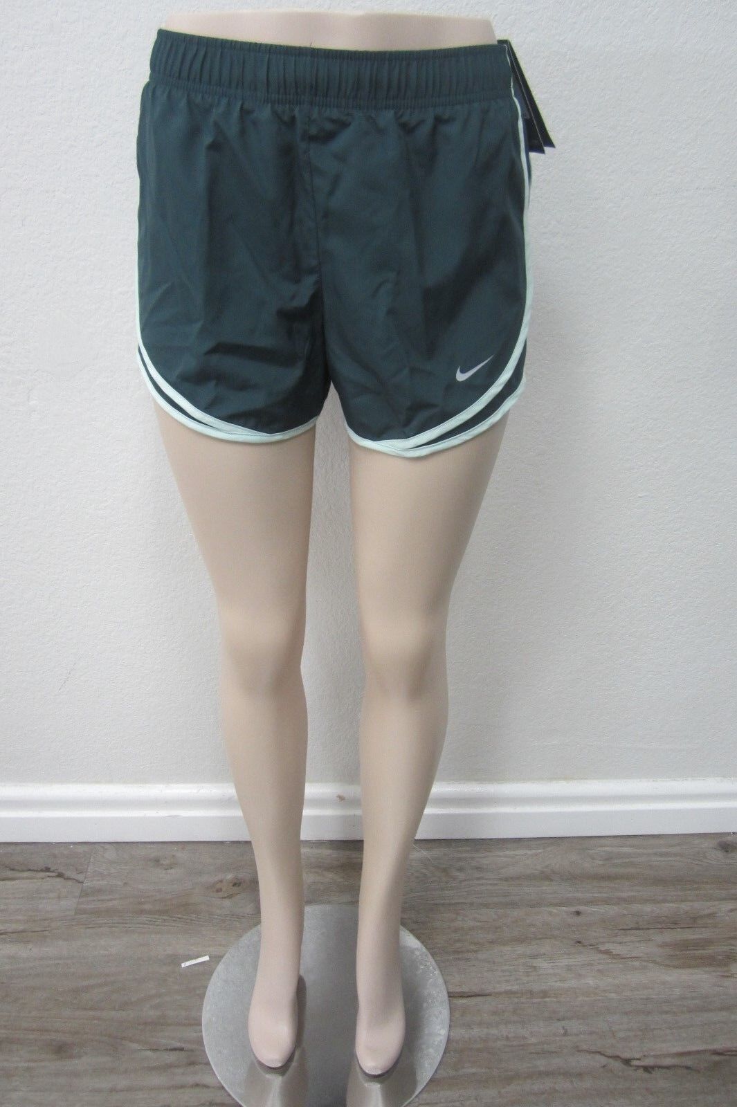 *NWT*  Nike Womens Dri-Fit Dry Tempo Running Lined Shorts Size S