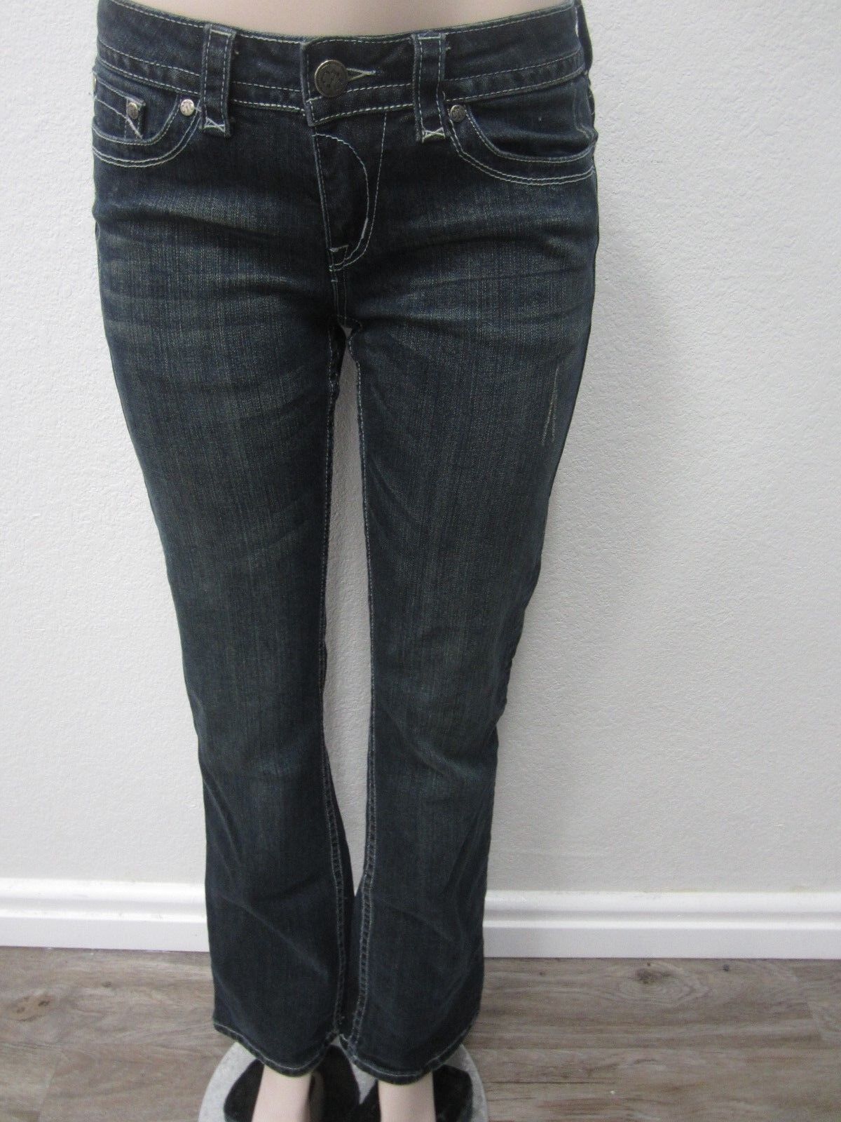 NWOT Cowgirl Tuff Jazzy Women’s Dark Wash Denim Embellished Rodeo Jeans Sz 28x33
