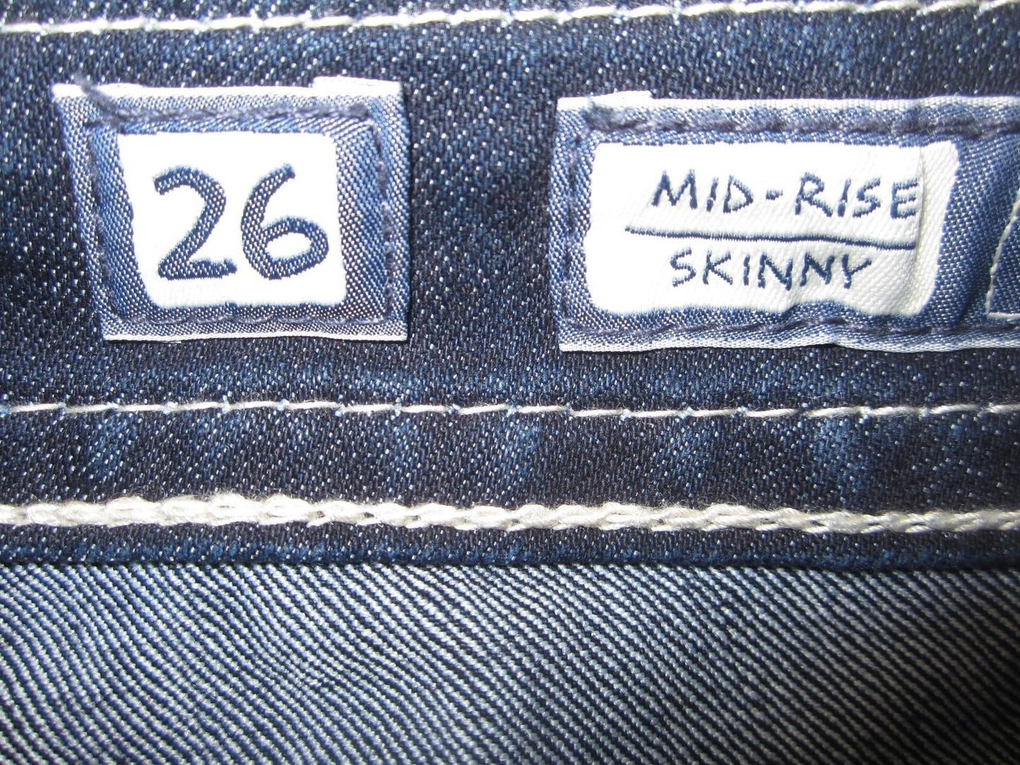 NWOT MISS ME MID- RISE CROSS DARK COLOR MID RISE SKINNY DENIM JEANS SIZE 26 x 31