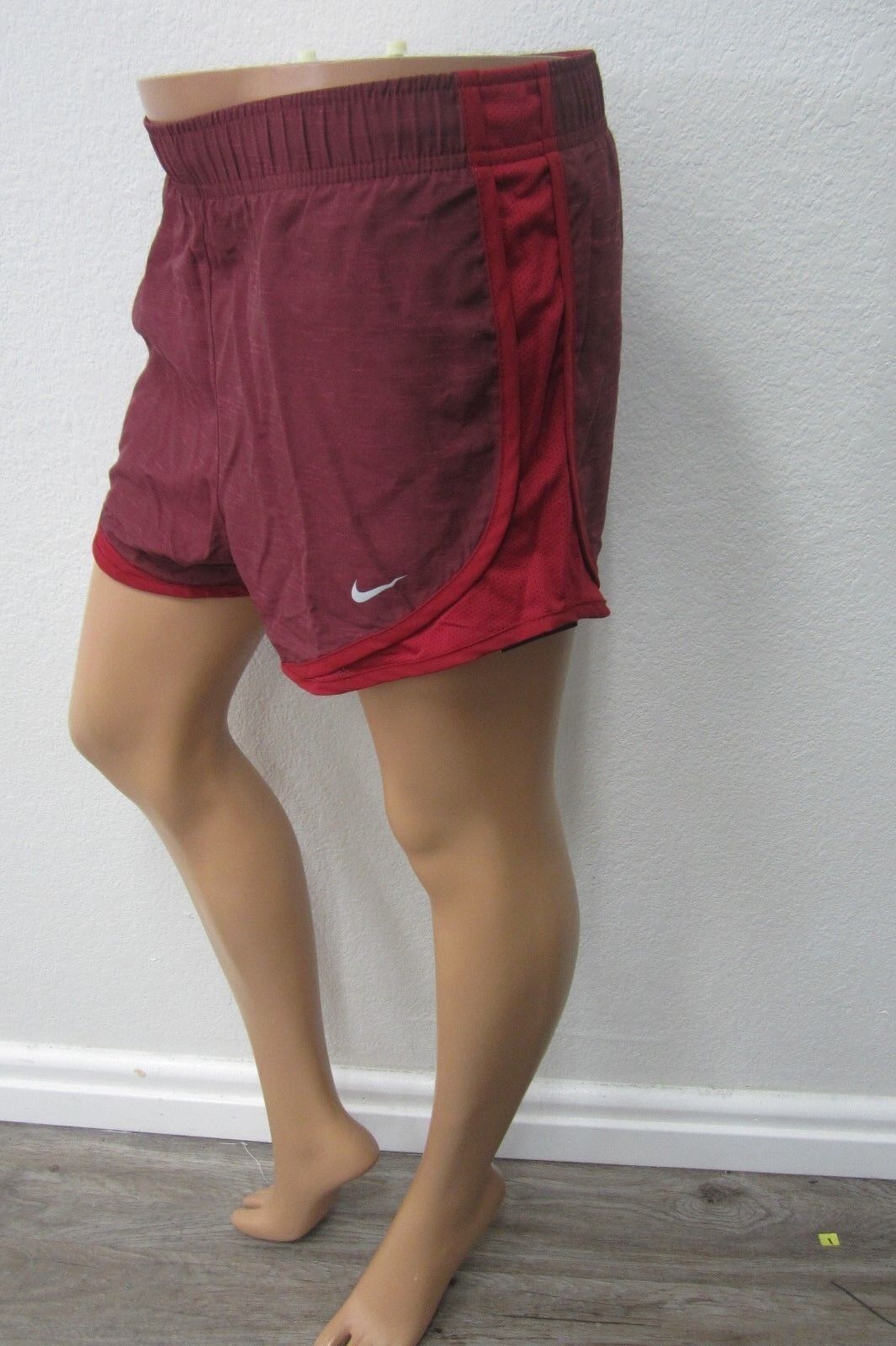 *NWT*  Nike Womens Dri-Fit Dry Tempo Running Lined Shorts Size XS