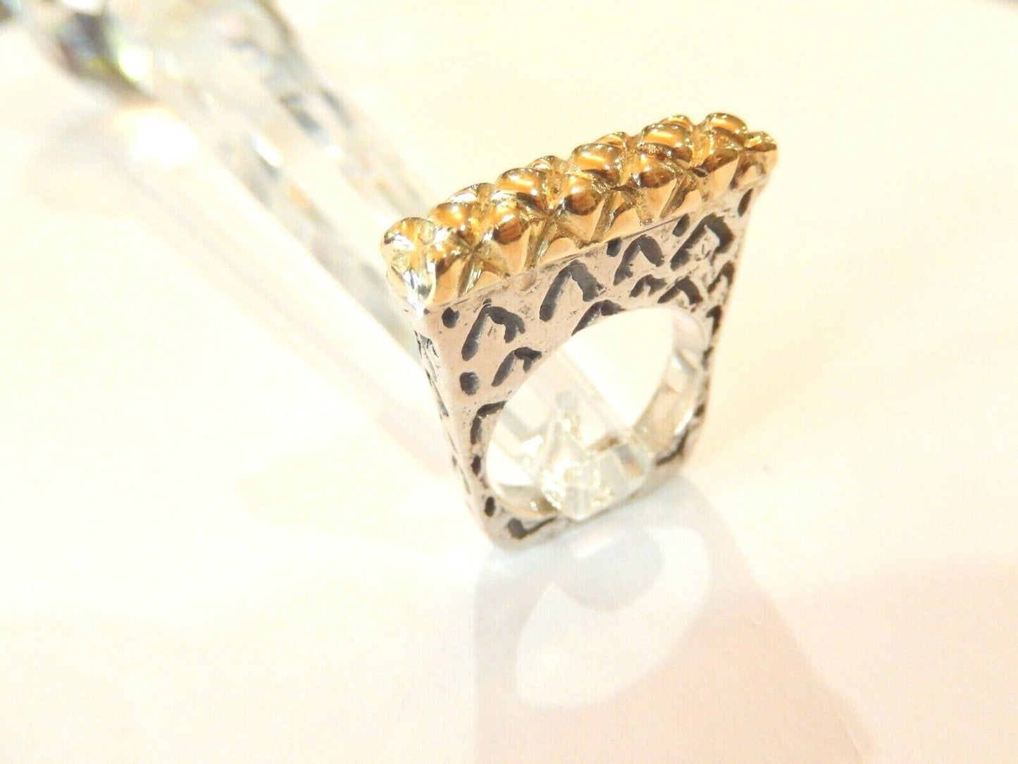 *VINTAGE* Heavy Sterling Silver 925 & 18K Yellow Gold Designer Inspired Ring 7.5