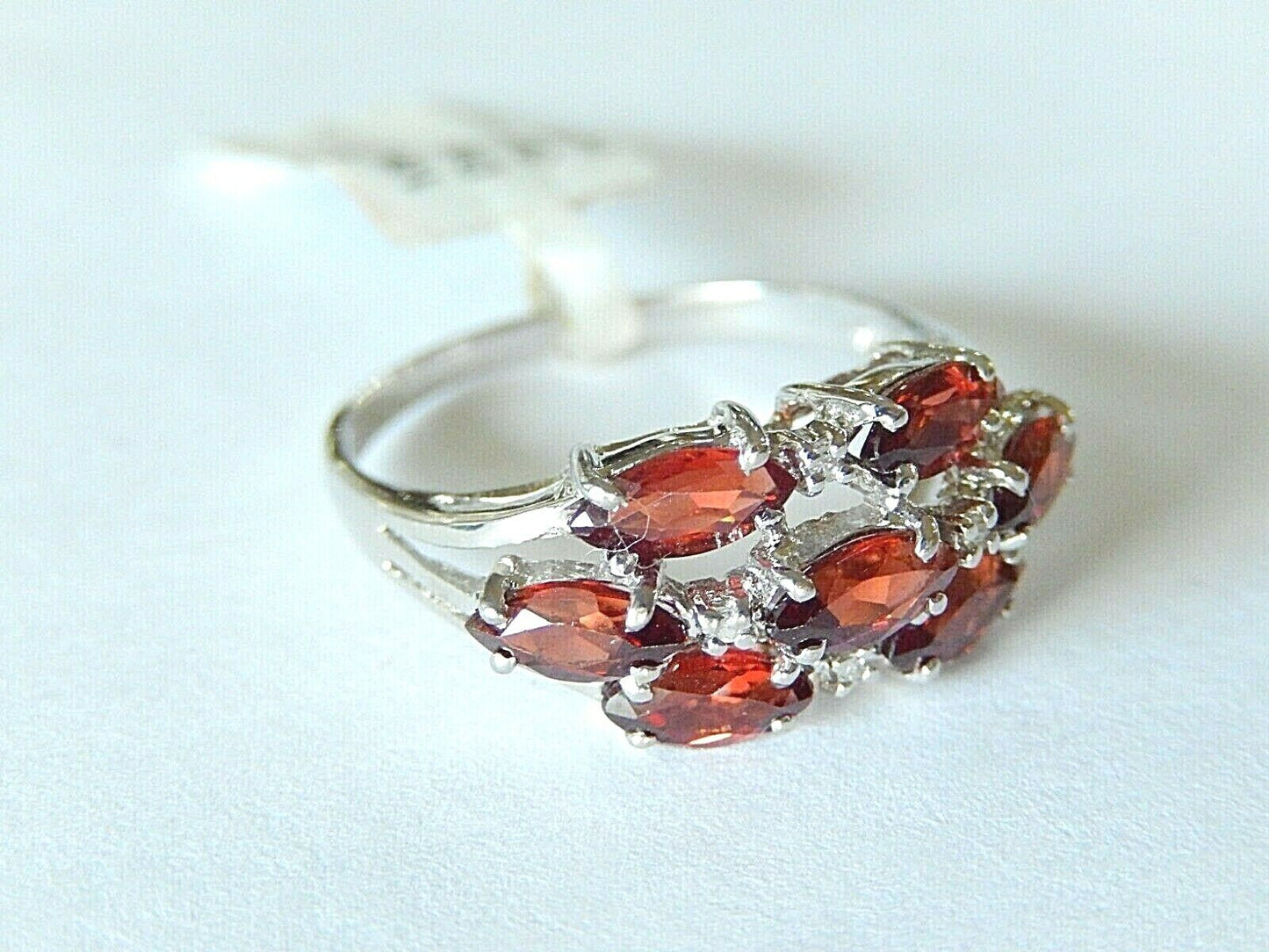 *NWT* 10k White Gold 1.5CT Natural Garnet & Diamond Women's  Ring - Size 8