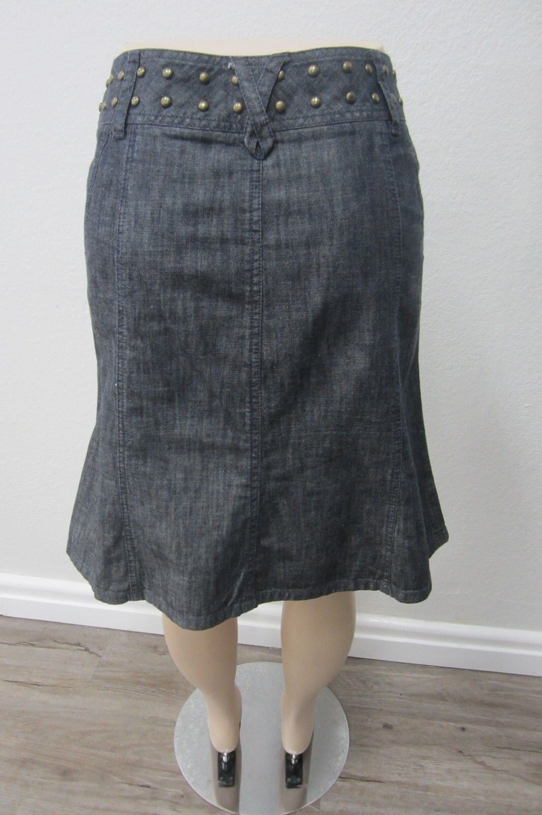 BCBG BCBGirls Cotton Blend Dark Denim CUTE Brass Stud Skirt Siz W32" x L20"