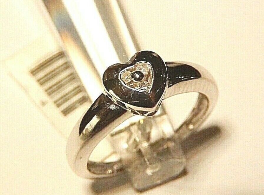 *NWT* 10K White Gold Three Diamond Heart Ring Size 6.25