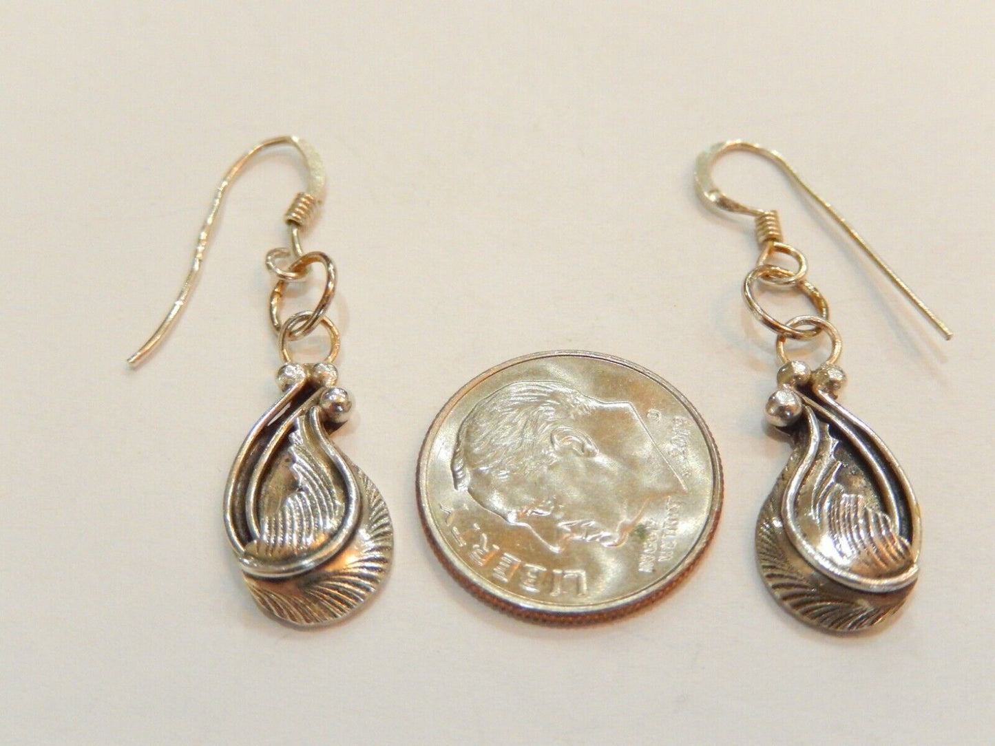 *VINTAGE*  Sterling Silver Native American  Dangle Leaf Earrings Signed "SW"