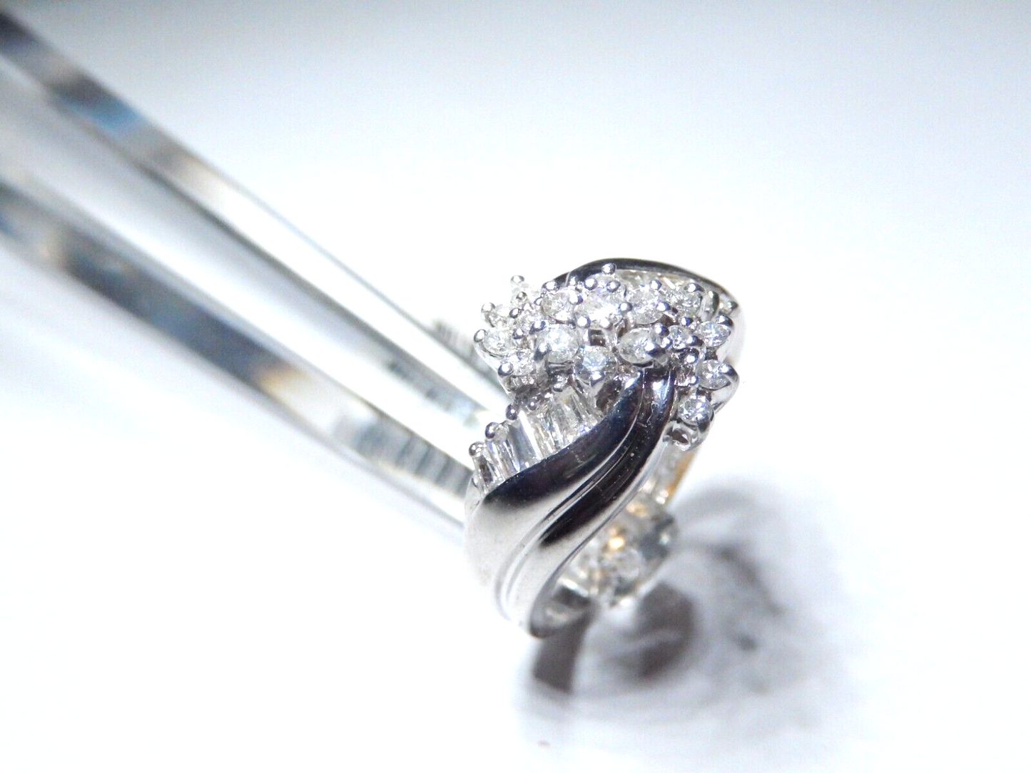 *VINTAGE*  14K WHITE GOLD  1/2ct NATURAL ROUND & BAGUETTE DIAMOND  RING SIZE 6.5