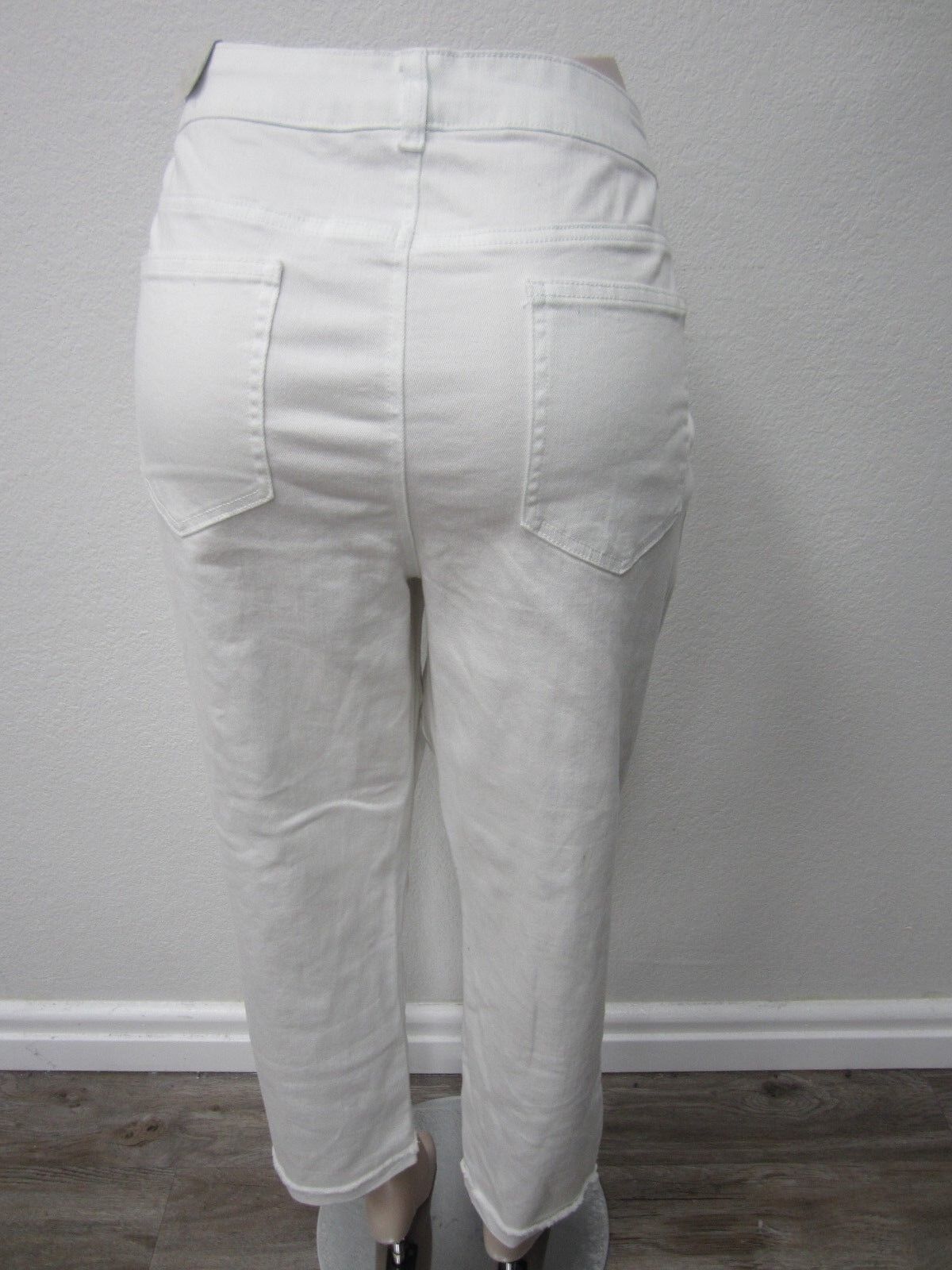 NWT Maurices White Cotton Zipper Fly  Fringe Trim Skinny Capri Size 20 x 25