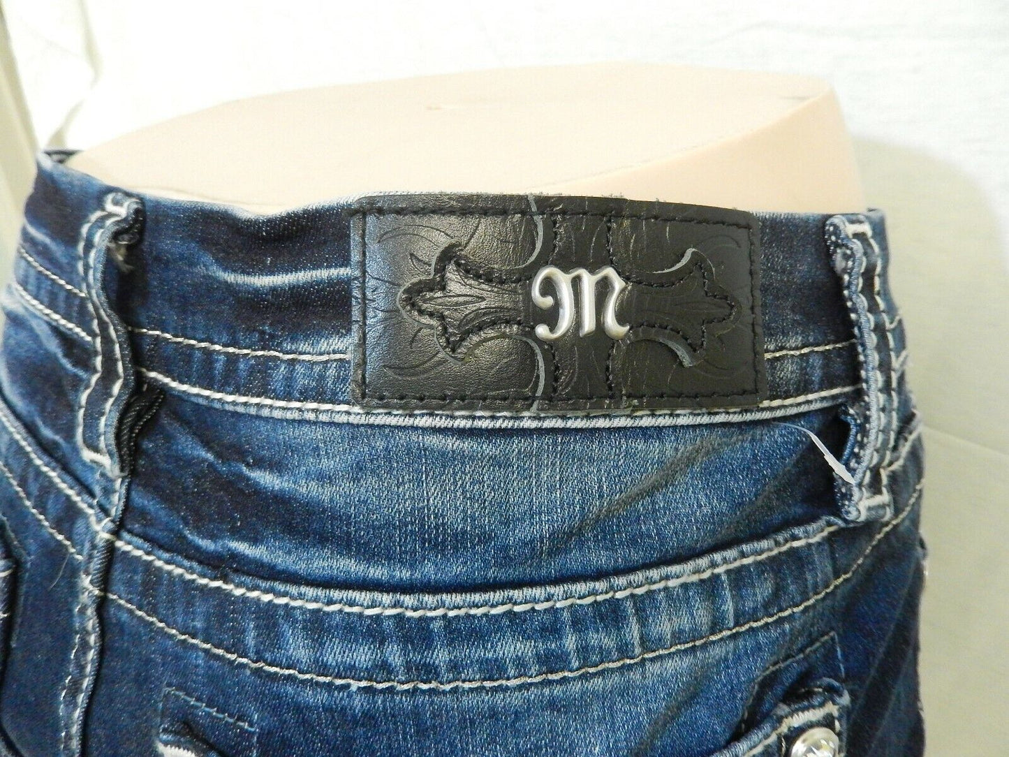 NWT MISS ME  Fleur de lis Style #B3110EBS  Mid Rise Easy Boot  Jeans W25 x L29"
