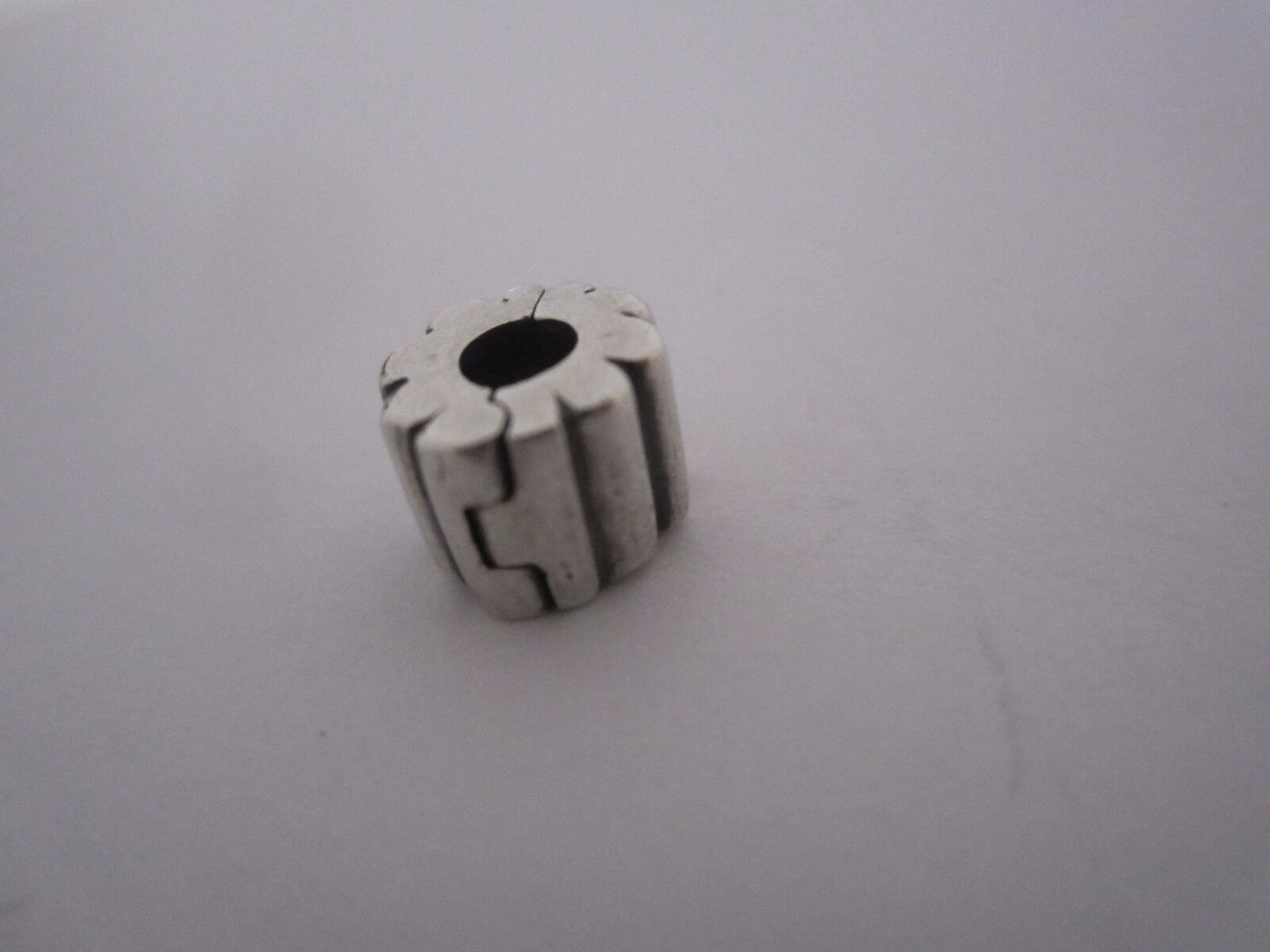 Genuine Pandora Sterling Silver Ribbed Clip #790163 Charm Spacer