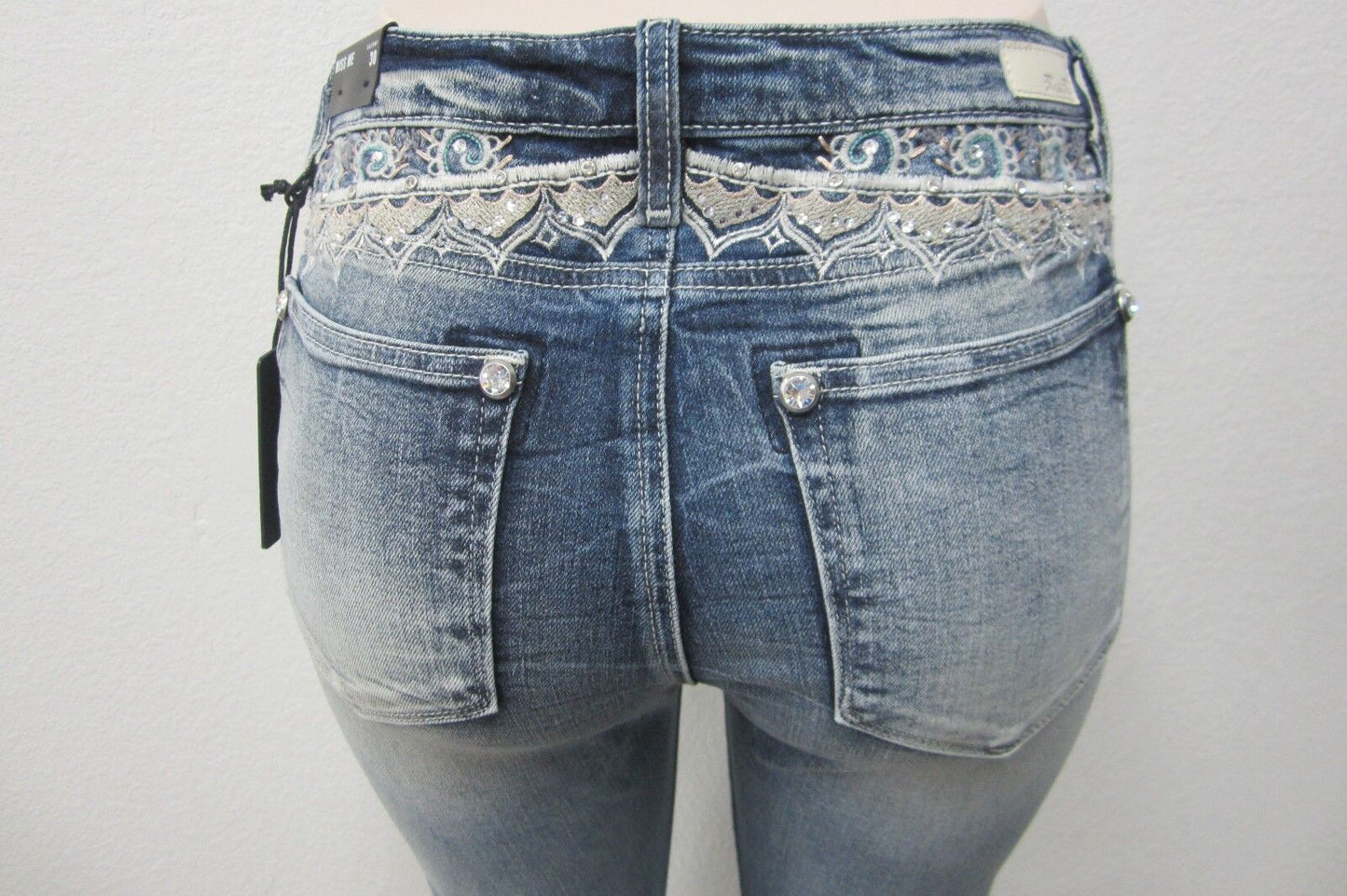 NWT Miss Me  Embellished Yoke Medium Wash CUTE Skinny Cut Jeans M3150S Sz 27x29