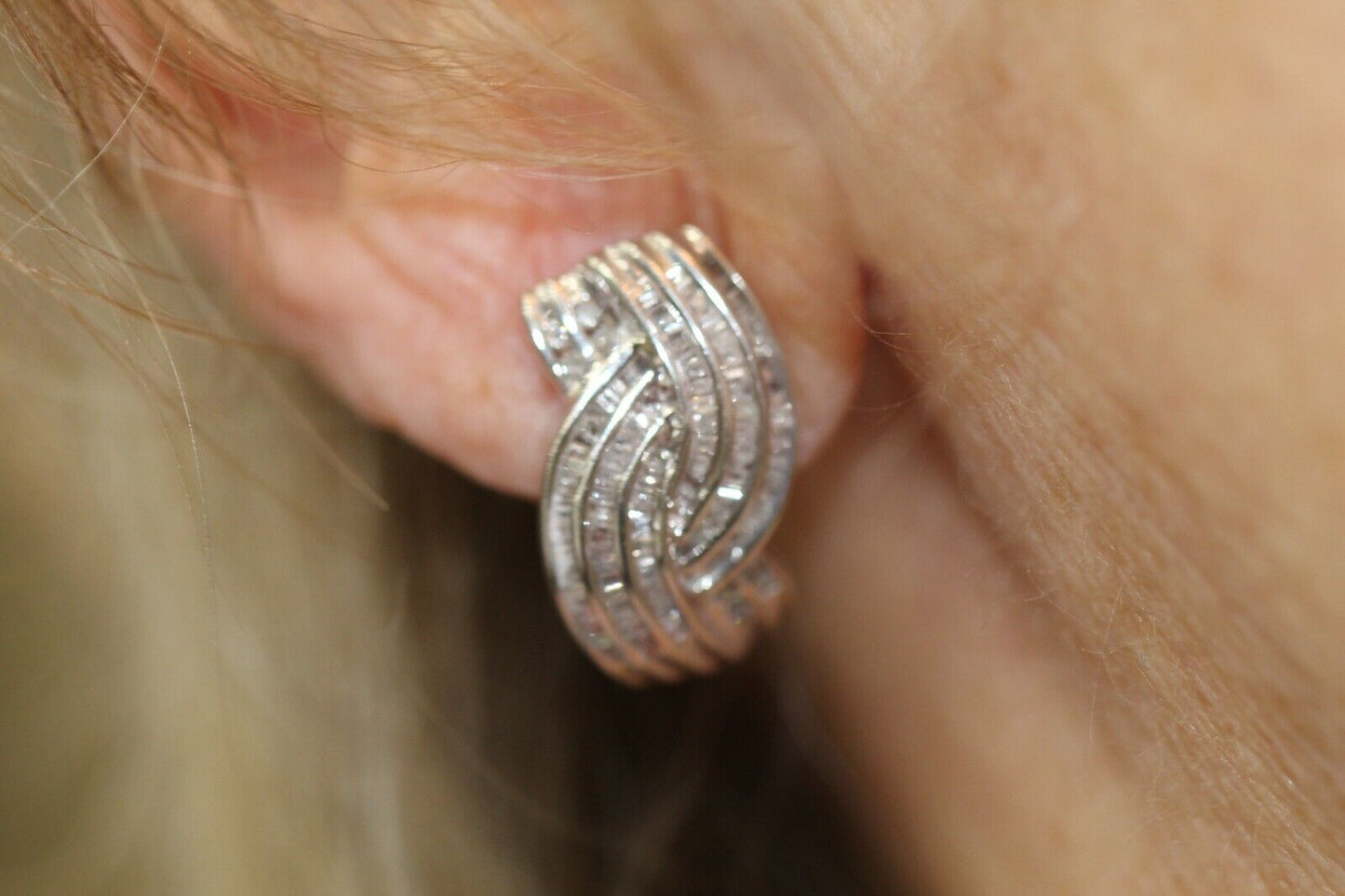 14K White Gold 2.00 CT Natural Baguette Cut Diamond Huggie Hoop  Earrings