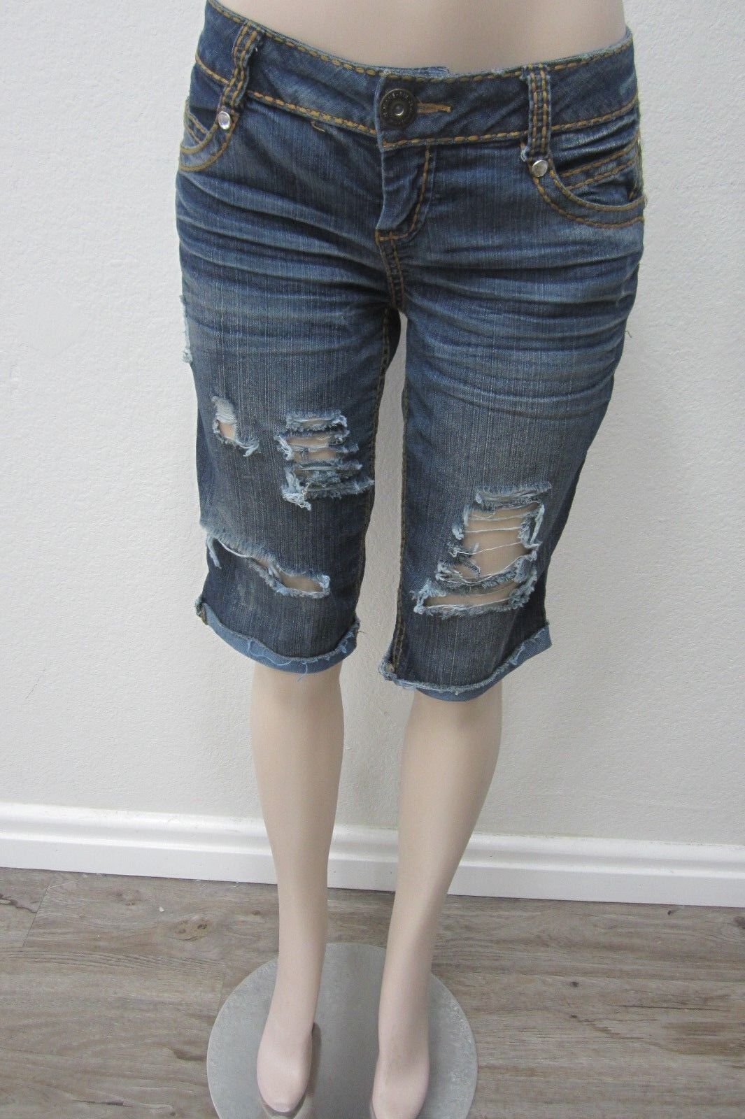 NICE Womens Rue 21 Dark Wash Distressed Denim Bermuda Shorts Size 9/10 x 13"L