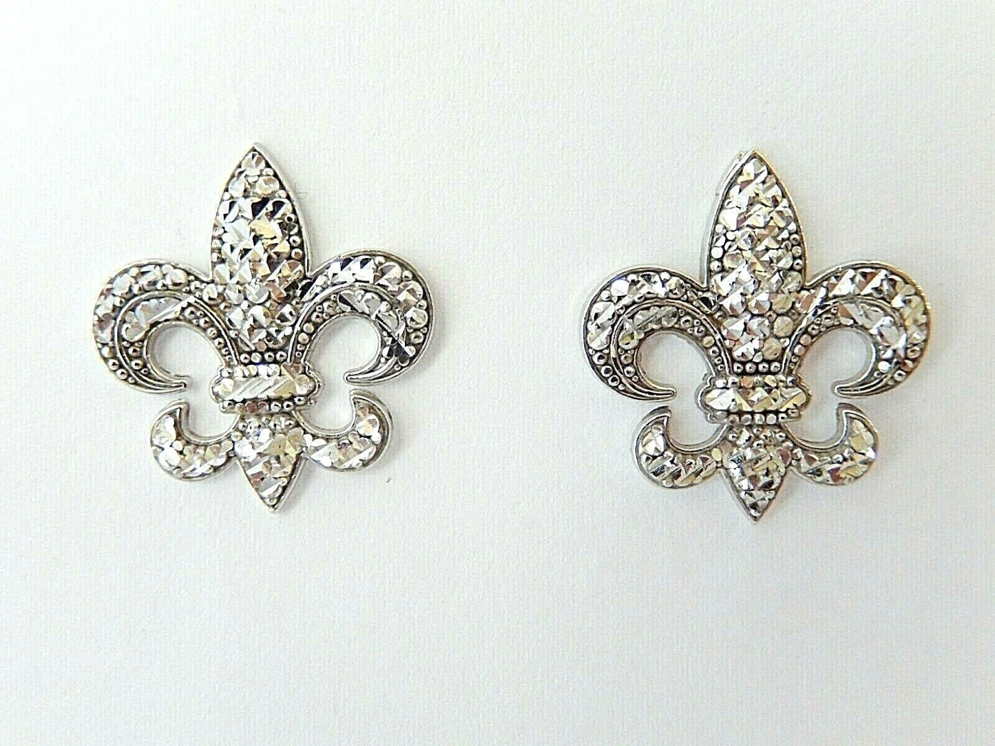 *NWT* 14k White Gold Diamond Cut Fleur de Lis Post Earrings