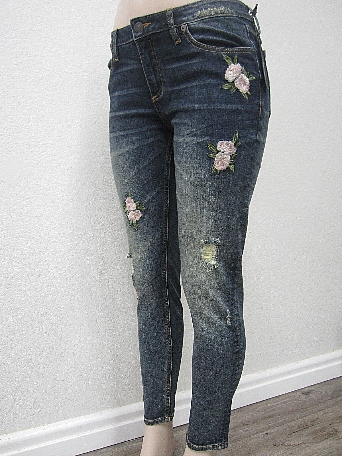 NWT Miss Me - Womens Mid-Rise Ankle Skinny Embroidered Jeans M2084AK Size 29X27