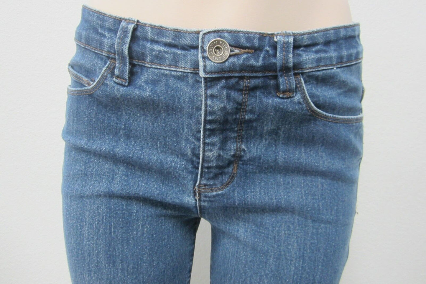 *VERY NICE*  Calvin Klein Med Dark Wash Denim Boot Cut Jeans Sz 10/30  x  30.5"L