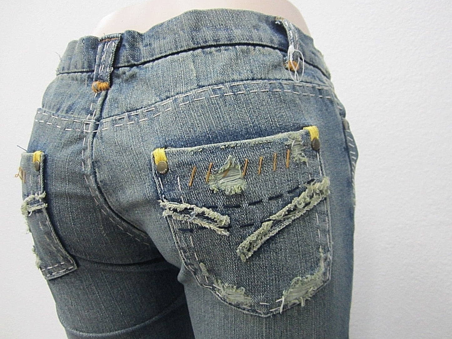 JOE'S JEANS Retail $275 Vintage Series 1971 Frayed Hem Womens Jeans Size 26 X 33