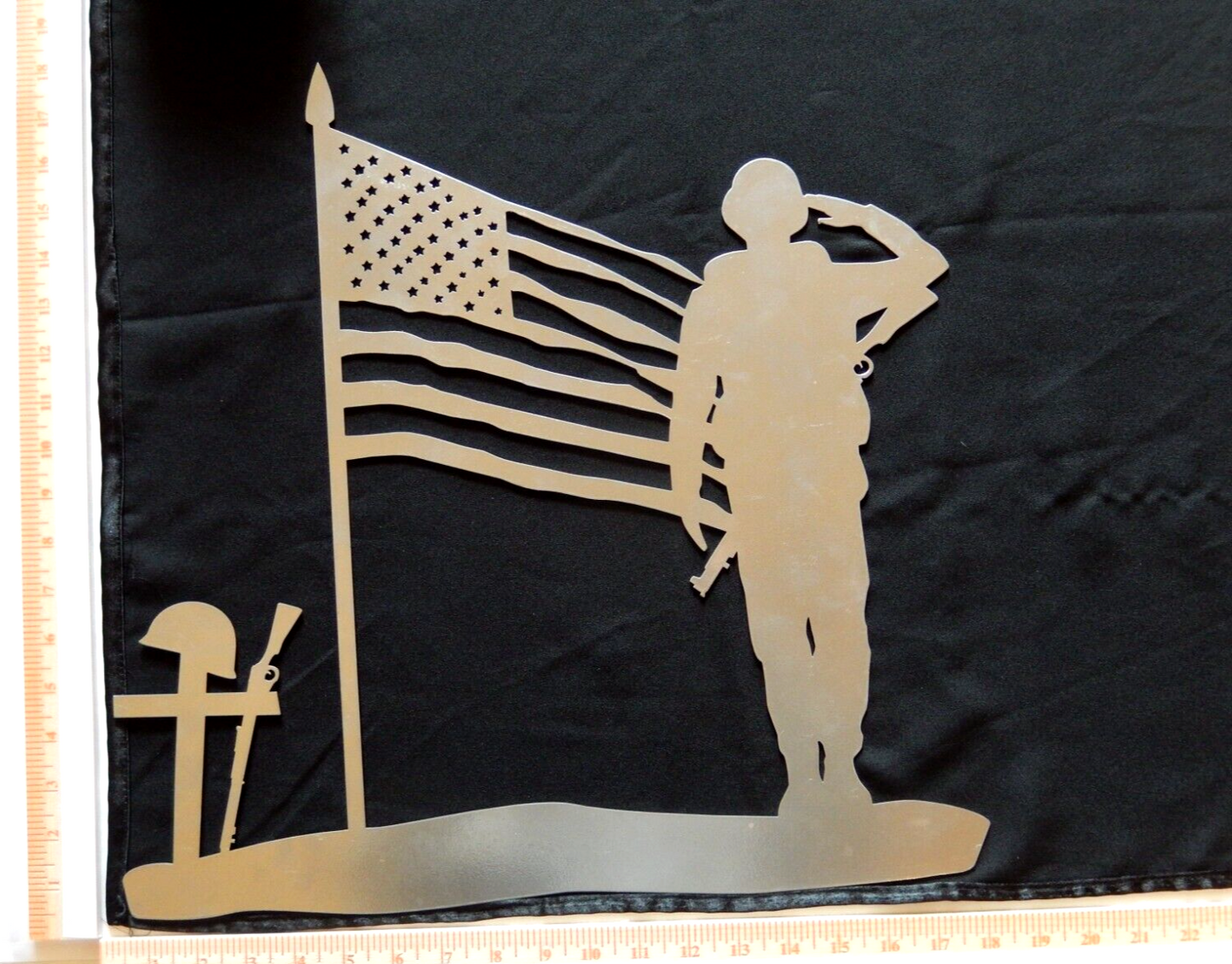 ~NEW~ LARGE - 14ga. "SOLDIER SALUTING AMERICAN FLAG" Metal Wall Art  18" x 18"