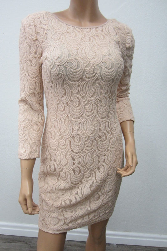 *NEW WITH TAGS* $129.00 Gianni Bini Pink Lace Dress Size Medium