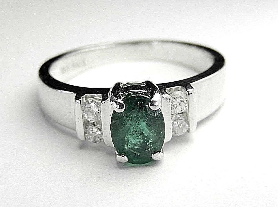 DEEP GREEN OVAL NATURAL COLOMBIAN EMERALD & DIAMOND LADIES' RING IN 14K GOLD!