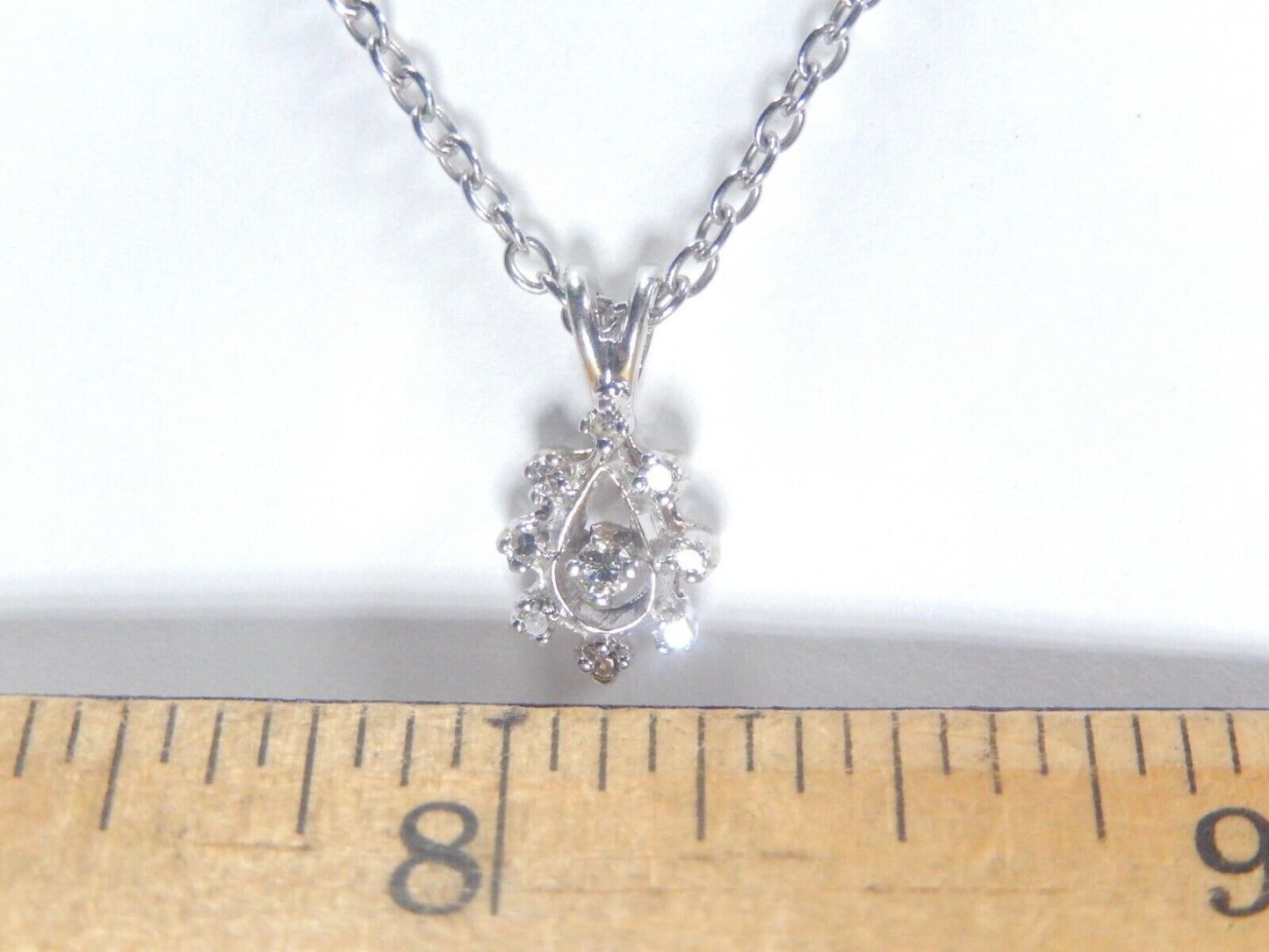 *VINTAGE*  14k White Gold & 9 Natural Diamonds Teardrop Pendant w/18" Chain