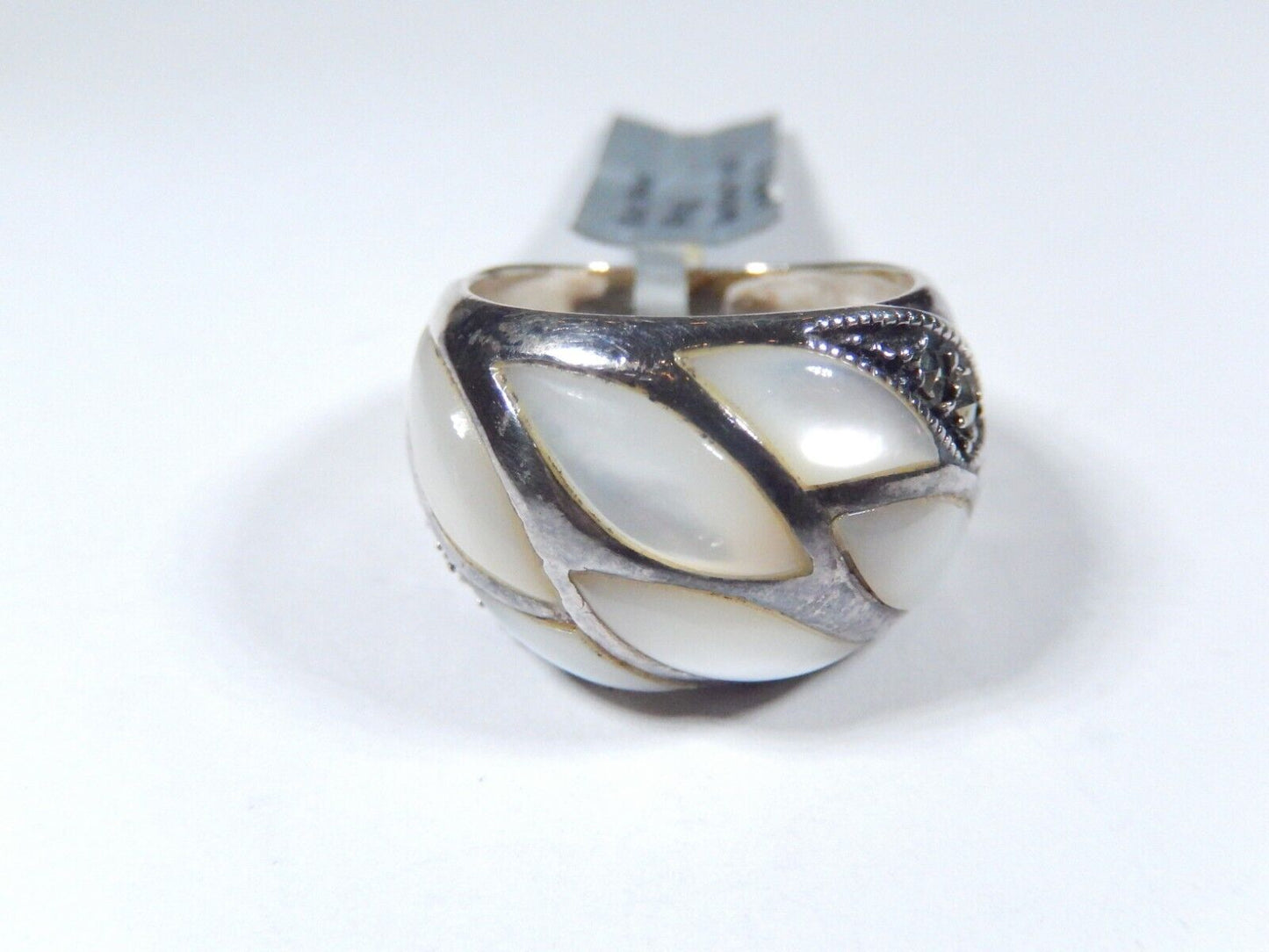 *VINTAGE*  925 Sterling Silver  Real Mother-of-Pearl Domed Ring Size 8