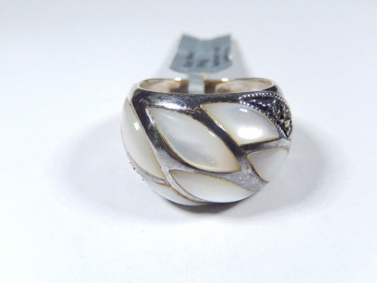 *VINTAGE*  925 Sterling Silver  Real Mother-of-Pearl Domed Ring Size 8