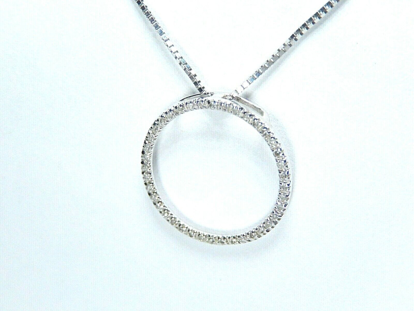 *NWT*  10K White Gold Circle of Life 1/5CT Diamond Pendant w/18" 10K WG Chain