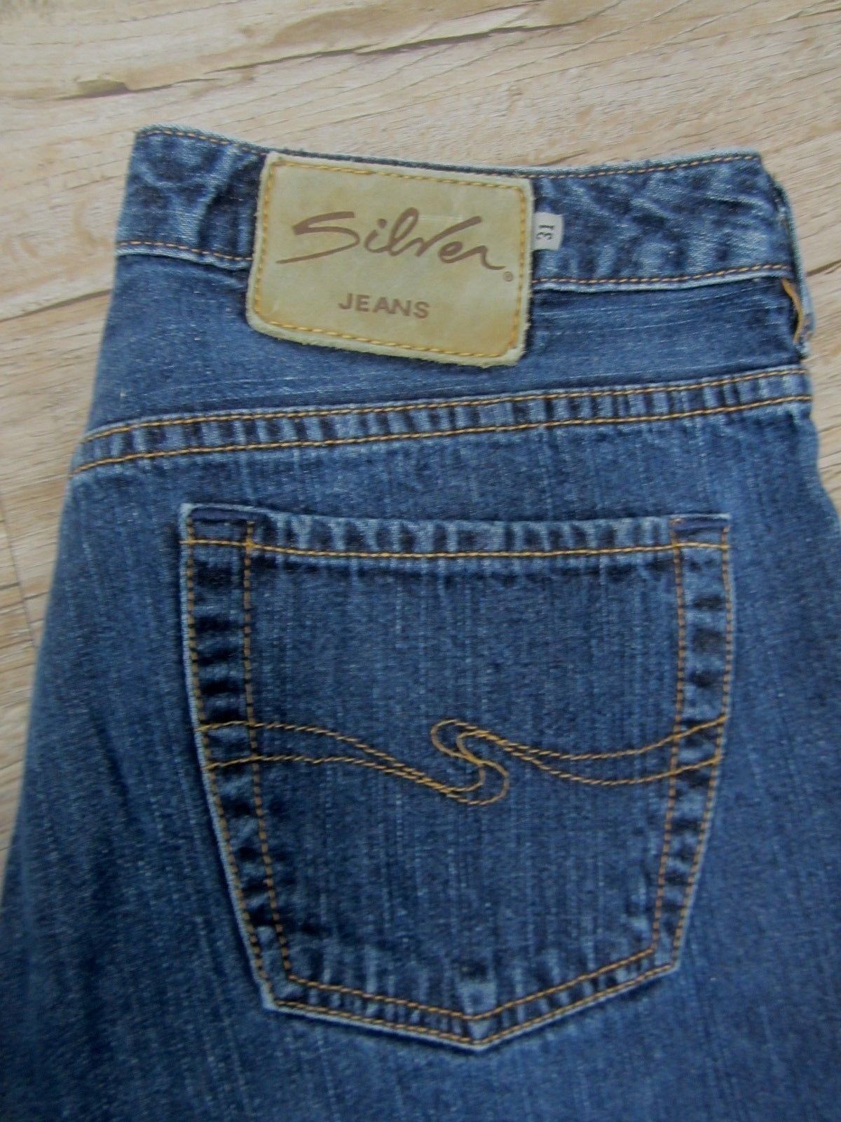 VERY NICE Silver Jeans Womens Mid Rise  Boot Cut Jeans  31 x 30 Medium Dark Wash