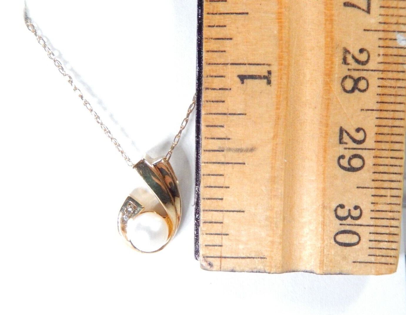 *VINTAGE*  10K Yellow Gold 5.25mm Pearl And Diamond Pendant w/1