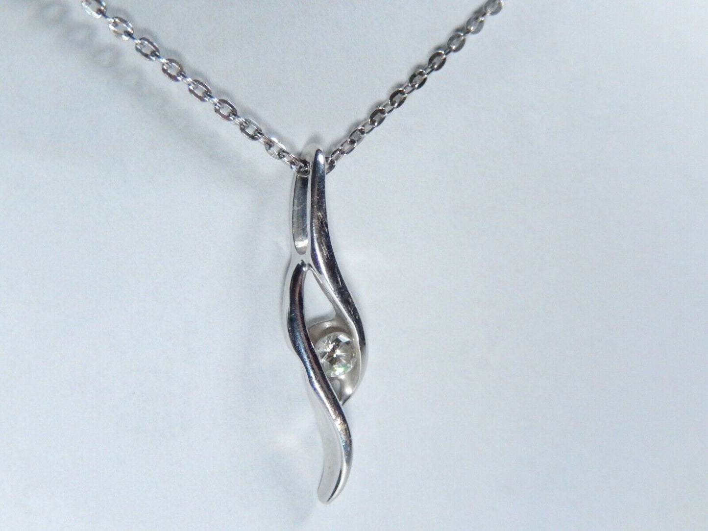*VINTAGE*  14k White Gold Diamond Solitaire Drop  Slide Pendant with 18" Chain