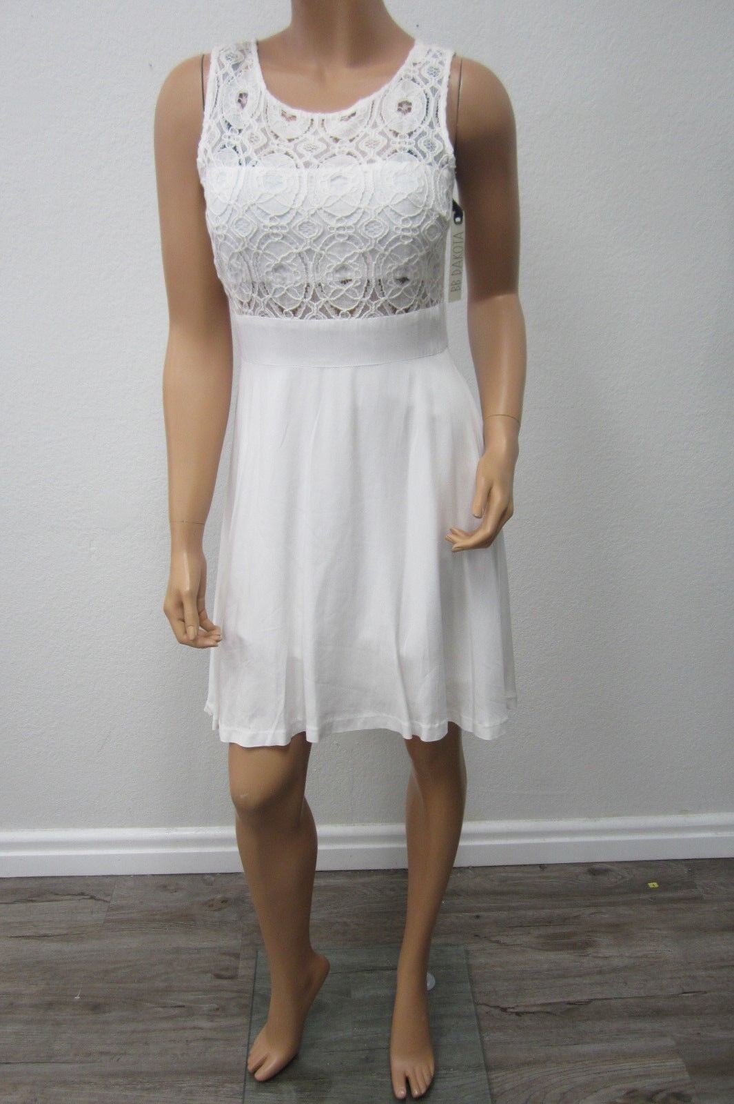 BB Dakota Size 6 Lace Dress Fit and Flare Sleeveless Coral Pink ModCloth NWT