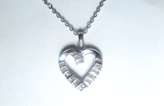 *VINTAGE*   10K White Gold .33CT Natural Diamond Heart Pendant w/ 18" Chain