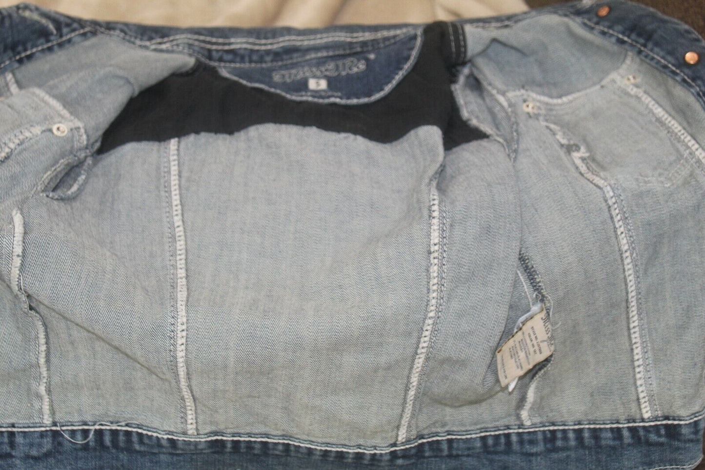 *NWT* Miss Me  JJ5788A Denim Jacket Rhinestone & Silver Stud Design Size Small