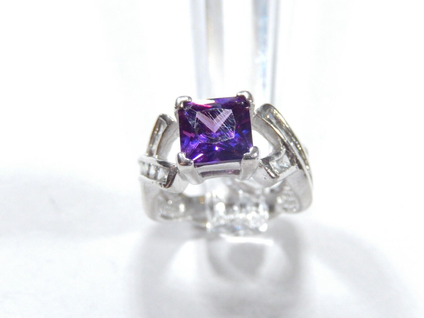 *VINTAGE* Sterling Silver 2.00 CT Princess Cut Amethyst and CZ Accent Ring Sz 5