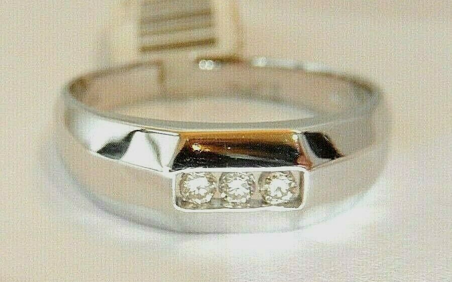 Men's 14K White Gold 1/8 Ct. T.W. 3 Round Diamond Wedding Band Ring Size 11 3/4