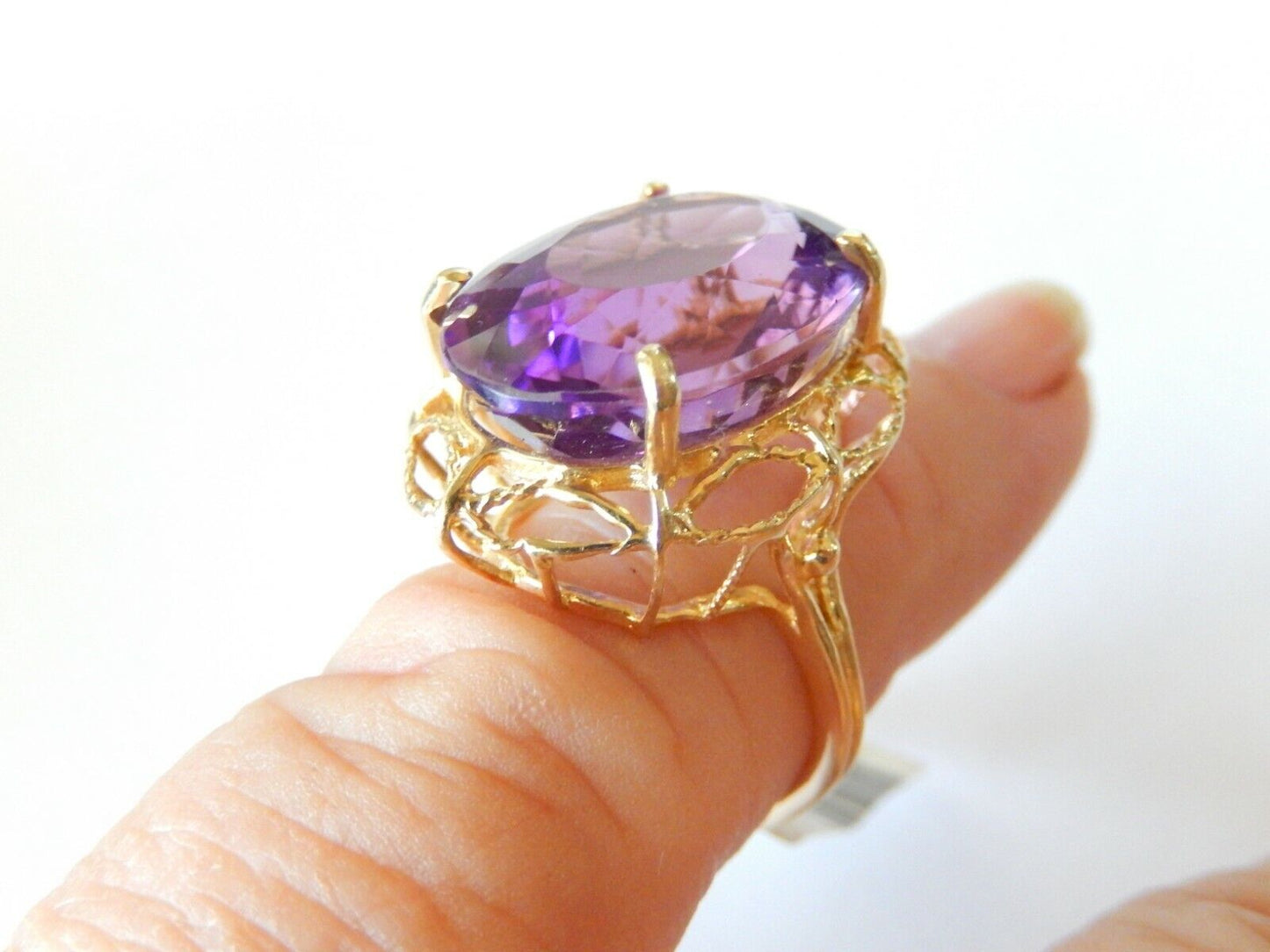 *VINTAGE*  14k Yellow Gold Vibrant Purple 16CT Oval Amethyst Filigree Ring Sz 7
